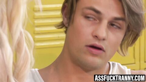 Kayleigh Coxx sucked dick and doggystyle banged