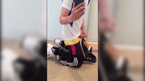 Twink Handjob Amateur Video - Sehr Geil