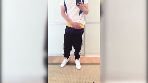 Twink Handjob Amateur Video - Sehr Geil