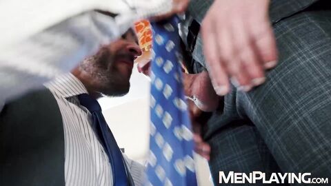 Hung CEO Bruno Max anal breeds Denis Vega while licking his feet