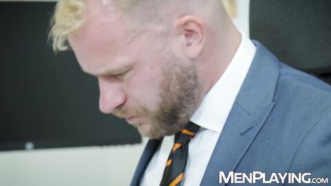 Coworkers Guillaume Wayne and Malek Tobias ass breed in toilet