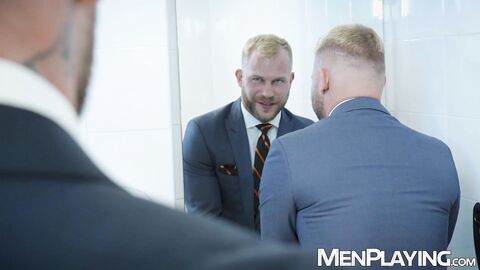 Coworkers Guillaume Wayne and Malek Tobias ass breed in toilet