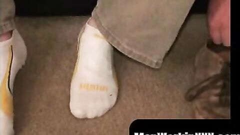 MenWorkinXXX.com - Chubby mature guy masturbates strongly and empties his balls compl