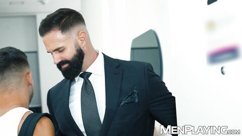 Bearded hunk Dani Robles deepthroats and breeds employee Jony Star