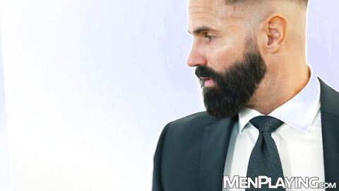 Bearded hunk Dani Robles deepthroats and breeds employee Jony Star