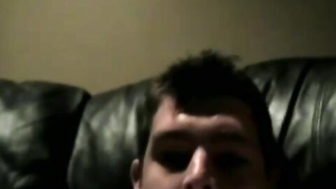 Hottie Cody cums hard after jerking his muscle cock on the couch