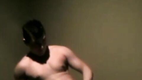 Hottie Cody cums hard after jerking his muscle cock on the couch