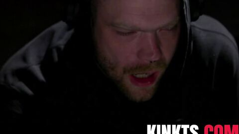 Brunette Kendra Sinclaire face fucks bald Mike Panic on the couch