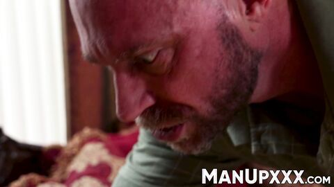 Killion Knox uses warm hand tongue to push Ray Boogie to the edge