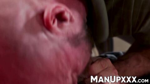 Killion Knox uses warm hand tongue to push Ray Boogie to the edge