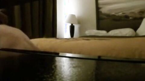 Top Breeds Bottom Bareback in Hotel