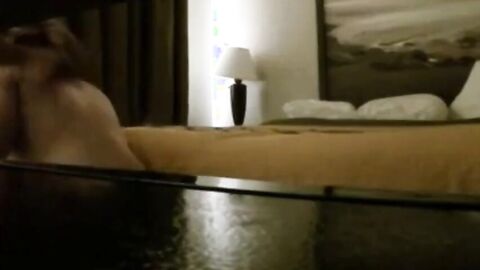 Top Breeds Bottom Bareback in Hotel