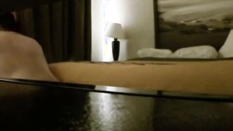 Top Breeds Bottom Bareback in Hotel