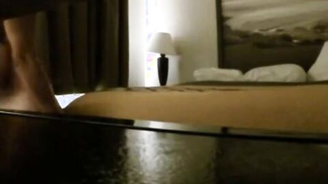 Top Breeds Bottom Bareback in Hotel