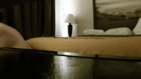 Top Breeds Bottom Bareback in Hotel