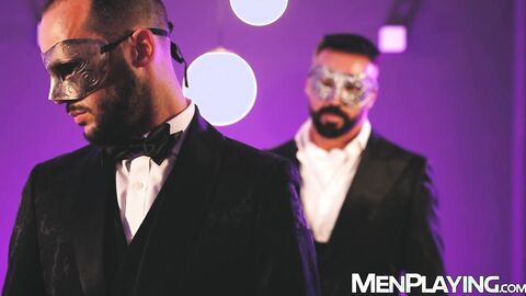 Maskes studs Mael Hunter and Mathieu De Lyon groan while breeding raw