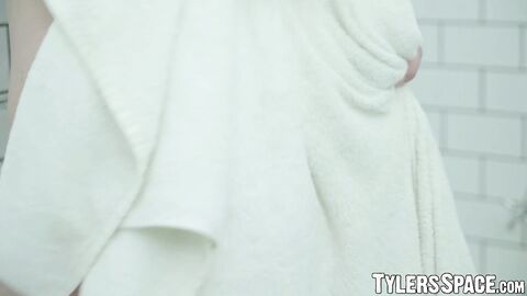 Twink with blond hair Levi Stone jerks off in the shower