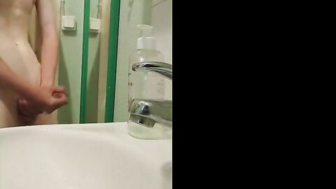 Big Cock Twink Amateur Masturbates on Webcam