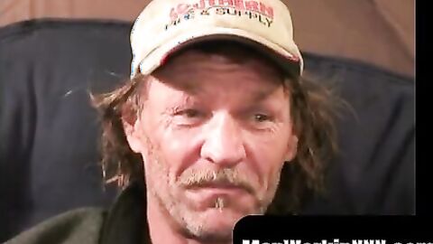 MenWorkinXXX.com - Mature amateur jerks off while enjoying intense anal play