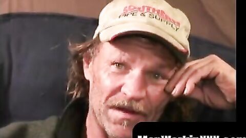 MenWorkinXXX.com - Mature amateur jerks off while enjoying intense anal play