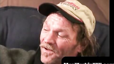 MenWorkinXXX.com - Mature amateur jerks off while enjoying intense anal play