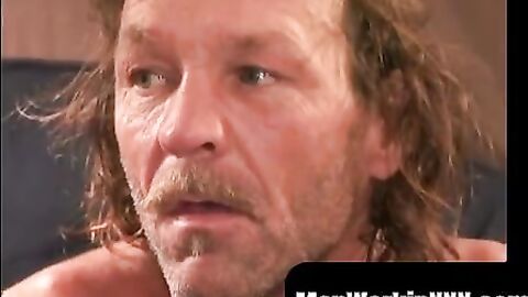 MenWorkinXXX.com - Mature amateur jerks off while enjoying intense anal play