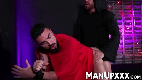 Brad Connors mercilessly bare fucks Baxter James for powerful cumshot