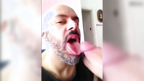 Cum Eating Amateur Blowjob