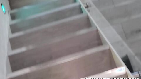 Ray Crosswells solo cam show becomes bareback fuck fest on my couch