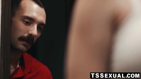 TSSexual.com - Long dicked Johnny B and Ivory Mayhem's hands on session