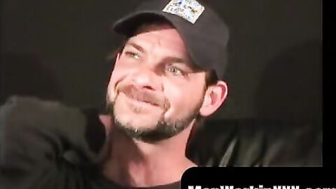 MenWorkinXXX.com - Hardworking American strips down for an intense jerk-off session