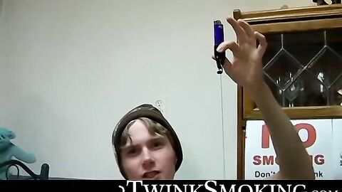 Straight jocks Billy da Kidd and Axel fires up smoke and start their cock rocking con