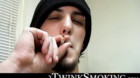 Straight jocks Billy da Kidd and Axel fires up smoke and start their cock rocking con