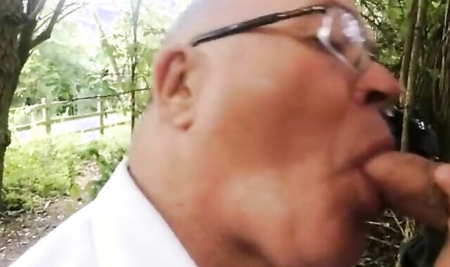 Outdoor Blowjob Tables Turned on Amateurs