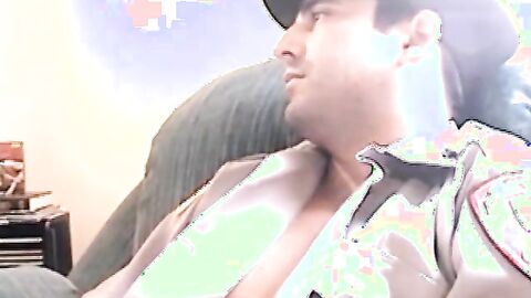 Officer receives a homemade blowjob from amateur homosexual