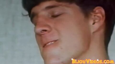 Retro perfect bodied Marc Reynolds penetrates my bubbly ass hole in doggystyle