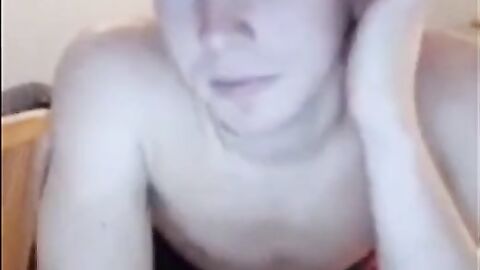 Twink's Delicious Butt on Webcam