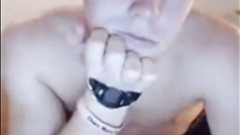 Twink's Delicious Butt on Webcam