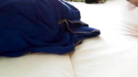 College Hunk Masturbates on Webcam