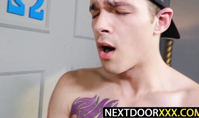 NextDoorXXX.com - Jayden Marcos deepthroats Carter Woods' cock