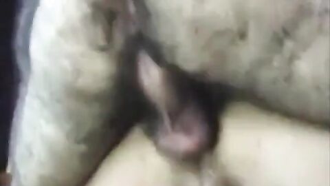 Peludo Coroa Comendo Novinho - Bareback Amateur