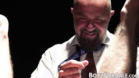 SIlver daddy Felix Kamp using glass dildo to Lane Coltens butt hole