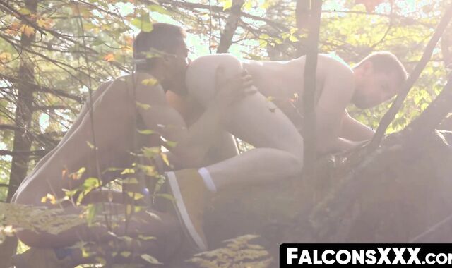 FalconsXXX.com - Sensual outdoor bareback with Thyle Knoxx and Rafael Louis in a wild