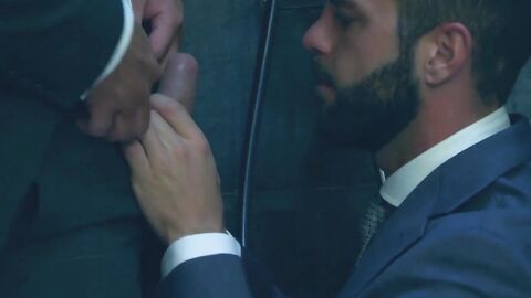 Hector de Silva and Logan Moore steam up and fuck each other in the shower