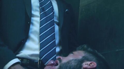 Hector de Silva and Logan Moore steam up and fuck each other in the shower