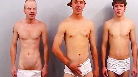 Threesome twinks Justin Mack and Peewee know how to party