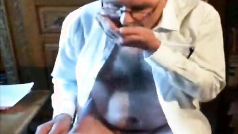 Amateur Masturbating Bear