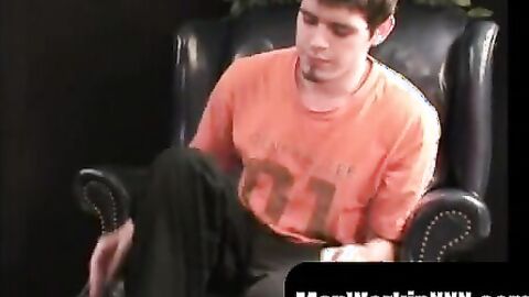 MenWorkinXXX.com - Amateur stud strips and masturbates while enjoying porn