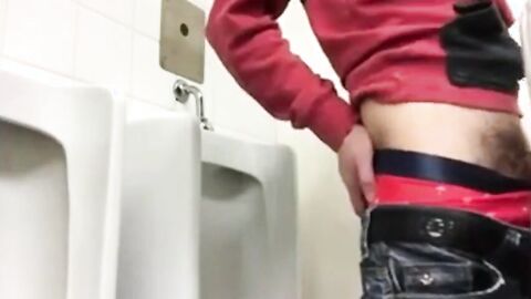 Twink's Handjob in the WC