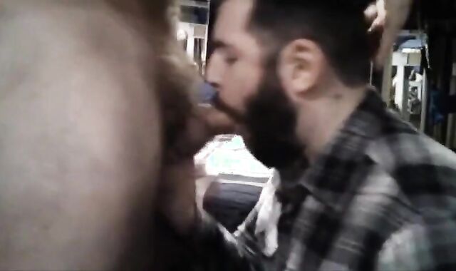 Big-Cock Bear Amateur Gets a Face Full of Cum